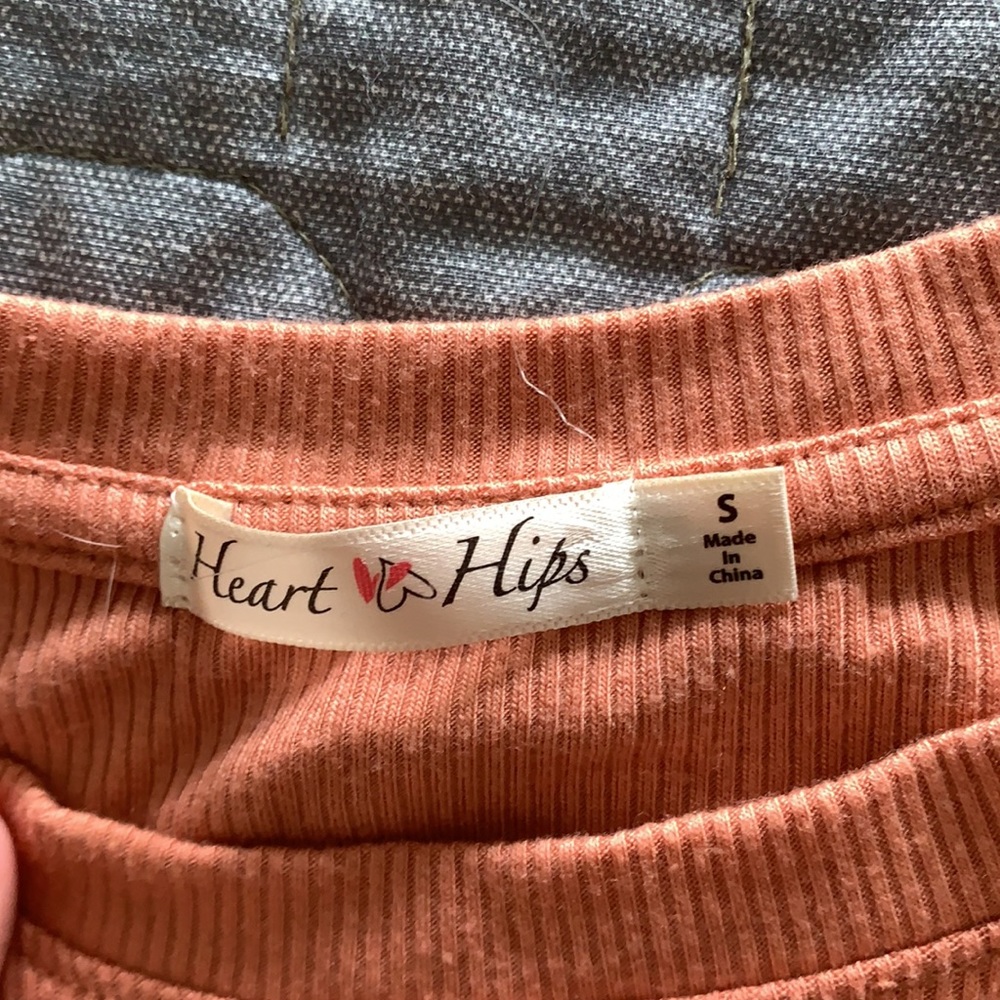 Crop top - Picture 2 of 2